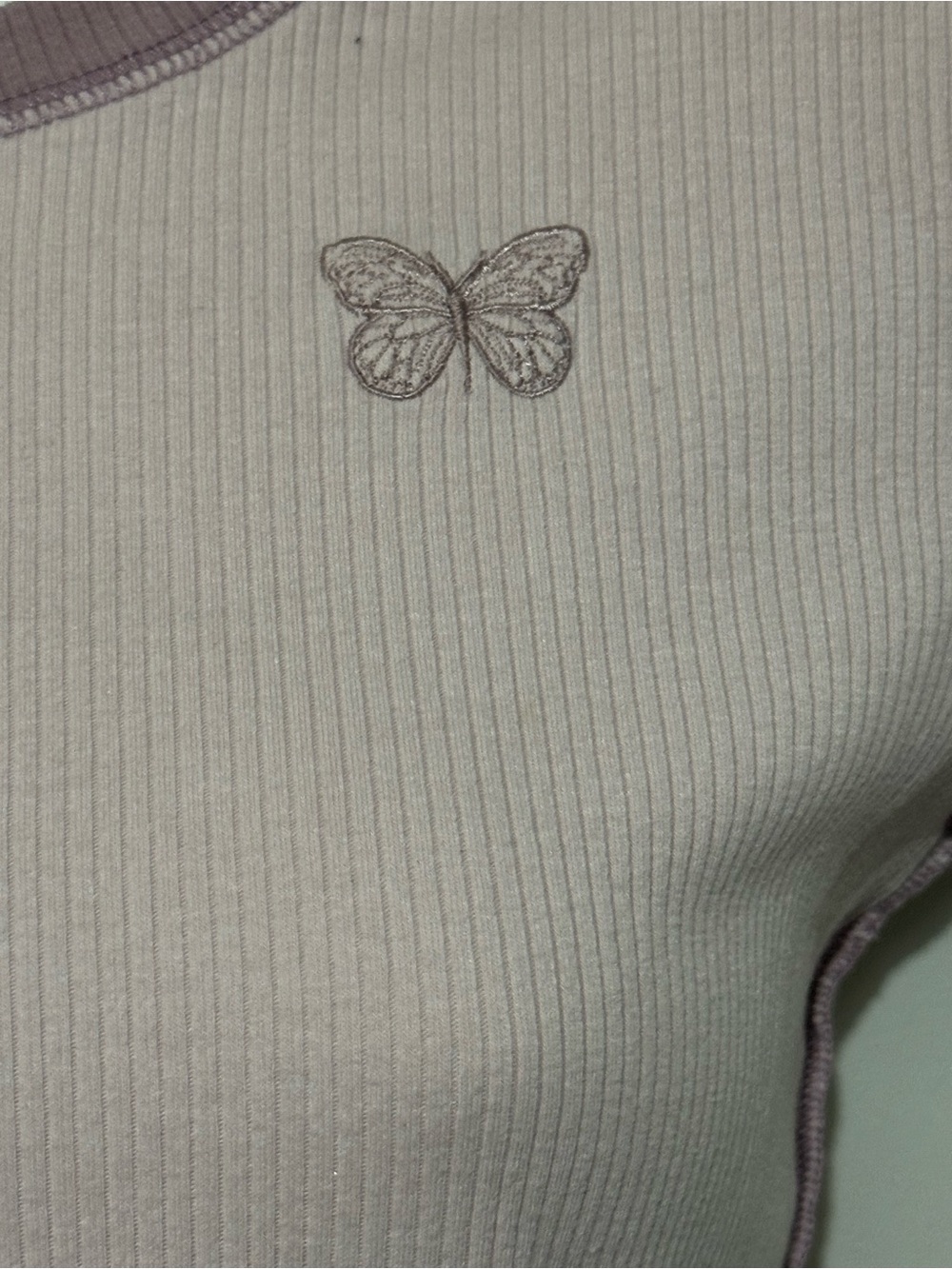 Arizona Jean Company Two-Tone Mauve & Light Mauve Butterfly Ribbed Crop Tee - Picture 3 of 5